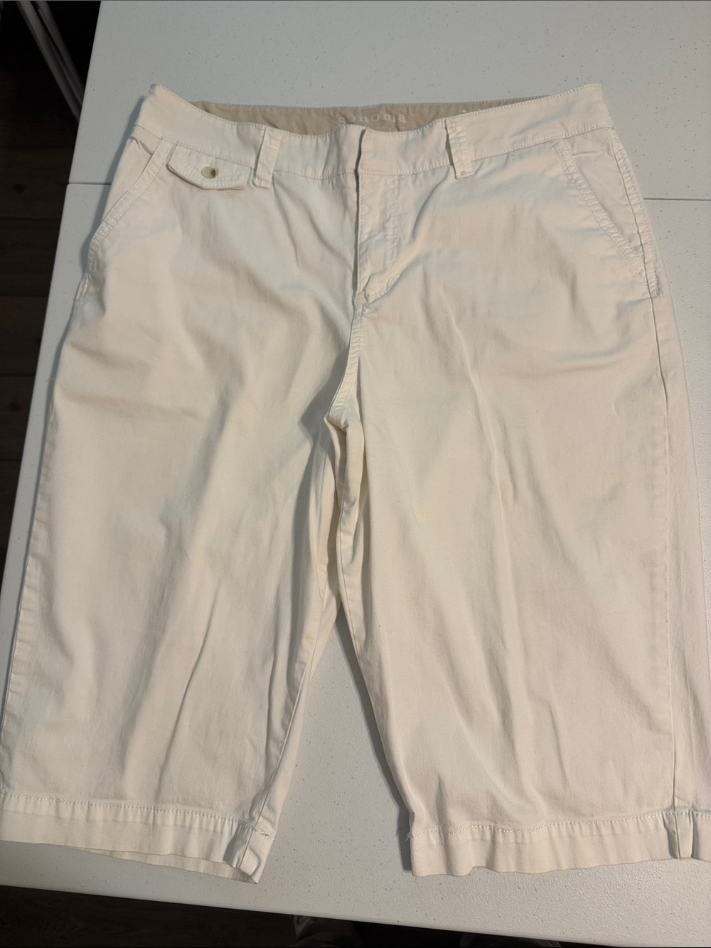 Sonoma Wimen’s Light Cream Flat-Front Skimmers